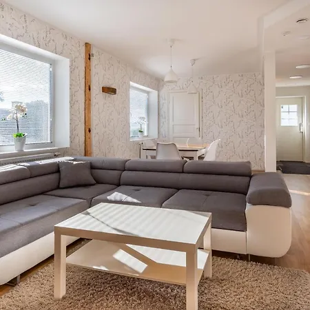 Relax Interior Stylish House In Villa *